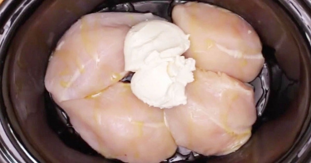 Set-raw-chicken-and-cream-cheese-in-slow-cooker-for-this-Mexican-American-dish-630x331-1