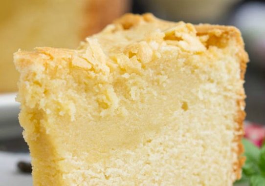 holiday-cake.-Eggnog-Pound-Cake